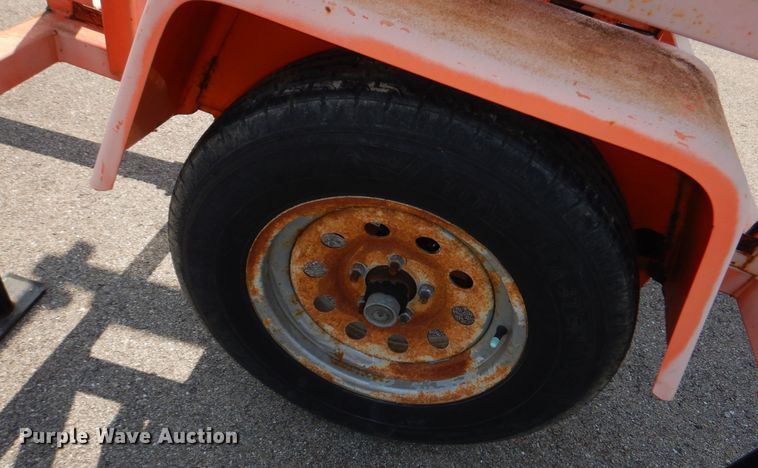 image for item NU9230 2014 K&K Systems arrow board trailer