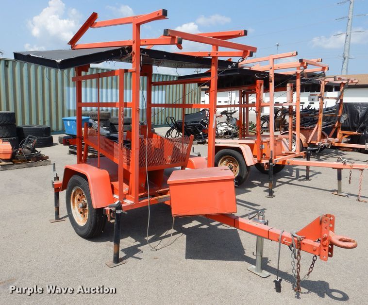 image for item NU9231 Arrow board trailer