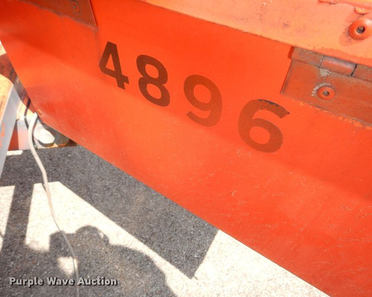 image for item NU9231 Arrow board trailer