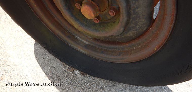 image for item NU9236 Road equipment