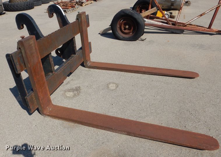 image for item NU9237 Caterpillar 60