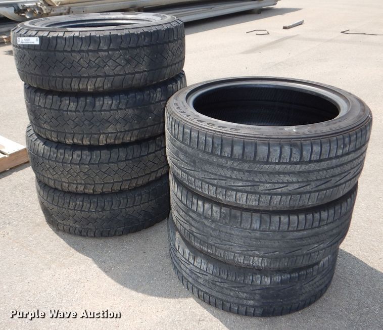 image for item NU9245 Approximately 35 tires