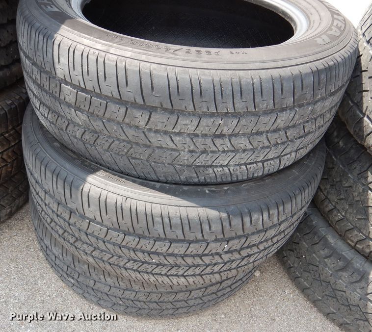 image for item NU9245 Approximately 35 tires