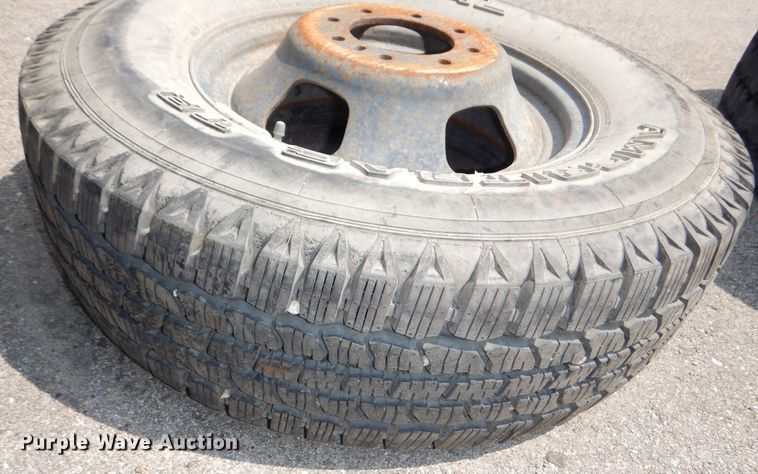 image for item NU9245 Approximately 35 tires
