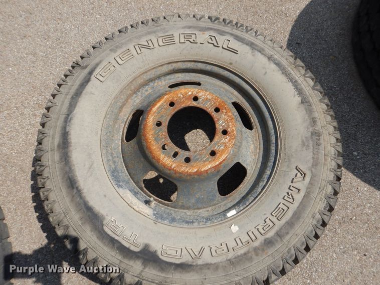 image for item NU9245 Approximately 35 tires