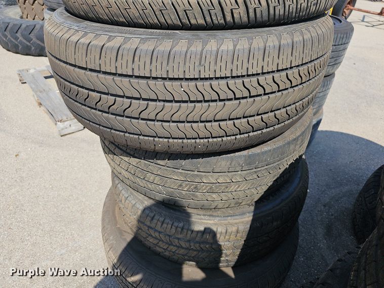 image for item NU9245 Approximately 35 tires
