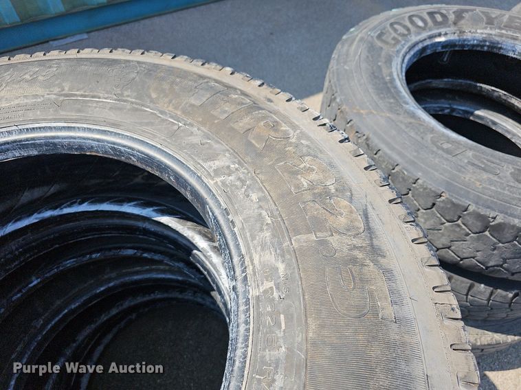 image for item NU9246 Approximately 30 tires