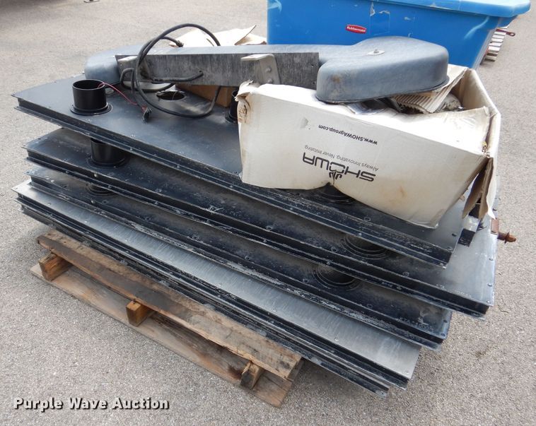 image for item NU9251 Arrow board equipment