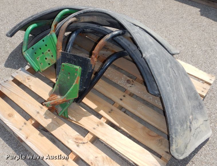 image for item NU9252 John Deere fenders