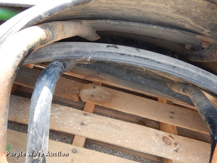 image for item NU9252 John Deere fenders