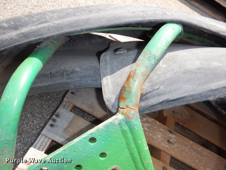 image for item NU9252 John Deere fenders