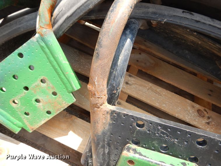 image for item NU9252 John Deere fenders