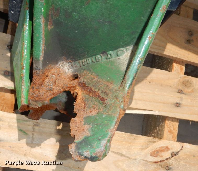 image for item NU9252 John Deere fenders
