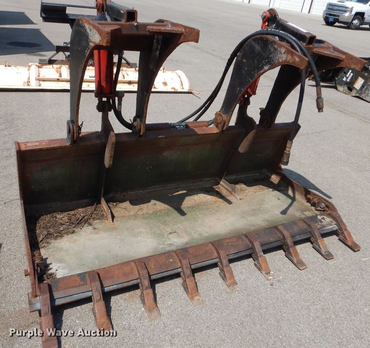 image for item NU9257 6' W skid steer grapple bucket