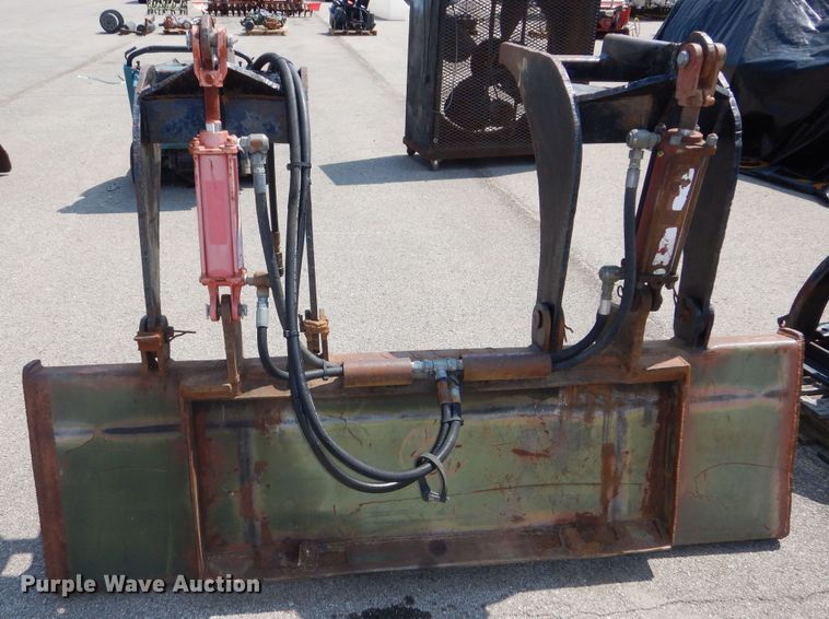 image for item NU9257 6' W skid steer grapple bucket