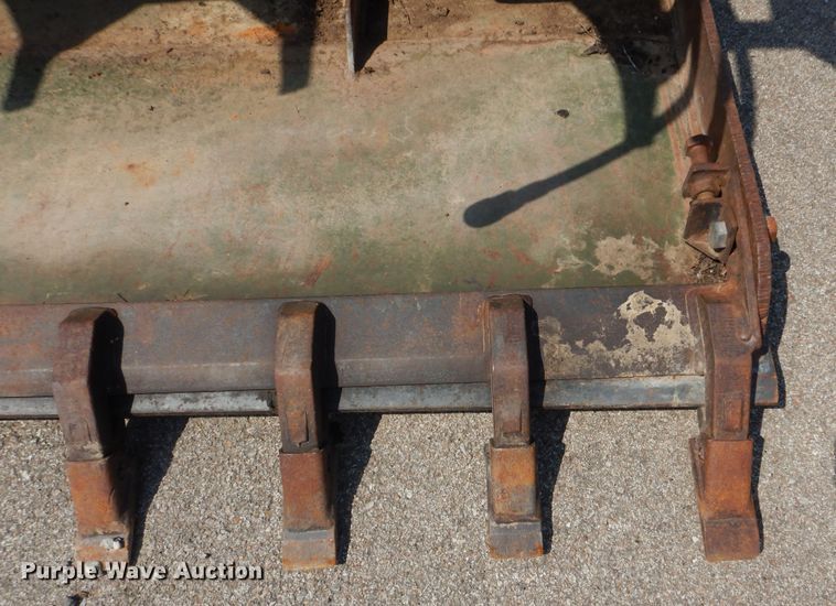 image for item NU9257 6' W skid steer grapple bucket