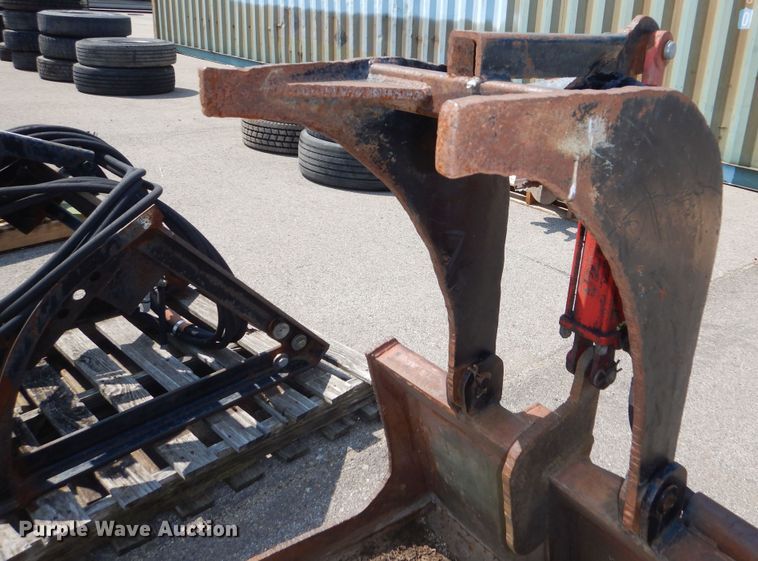 image for item NU9257 6' W skid steer grapple bucket