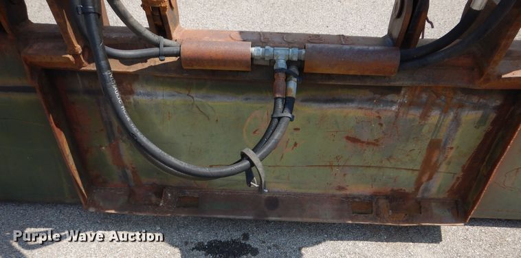 image for item NU9257 6' W skid steer grapple bucket