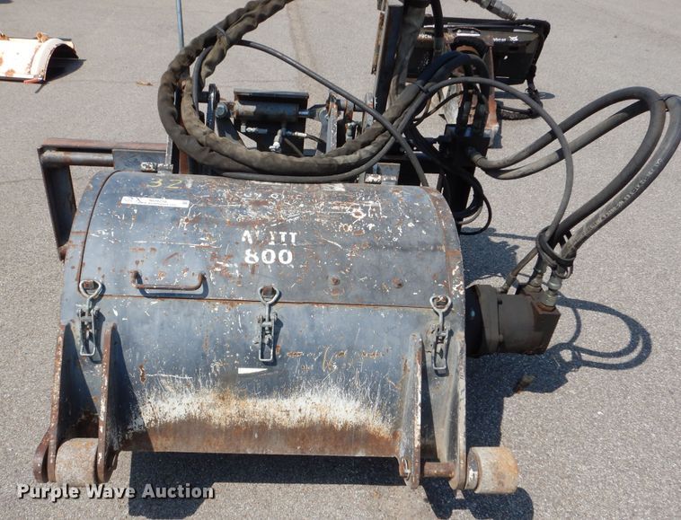 image for item NU9258 2003 Coneqtec Universal AP800 skid steer cold planer