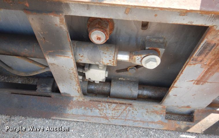 image for item NU9258 2003 Coneqtec Universal AP800 skid steer cold planer