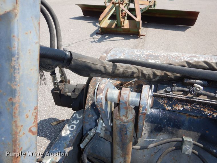 image for item NU9258 2003 Coneqtec Universal AP800 skid steer cold planer