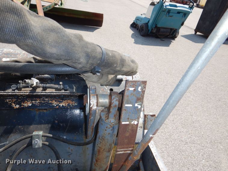 image for item NU9258 2003 Coneqtec Universal AP800 skid steer cold planer