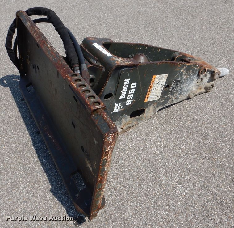 image for item NU9259 Bobcat B950 skid steer breaker