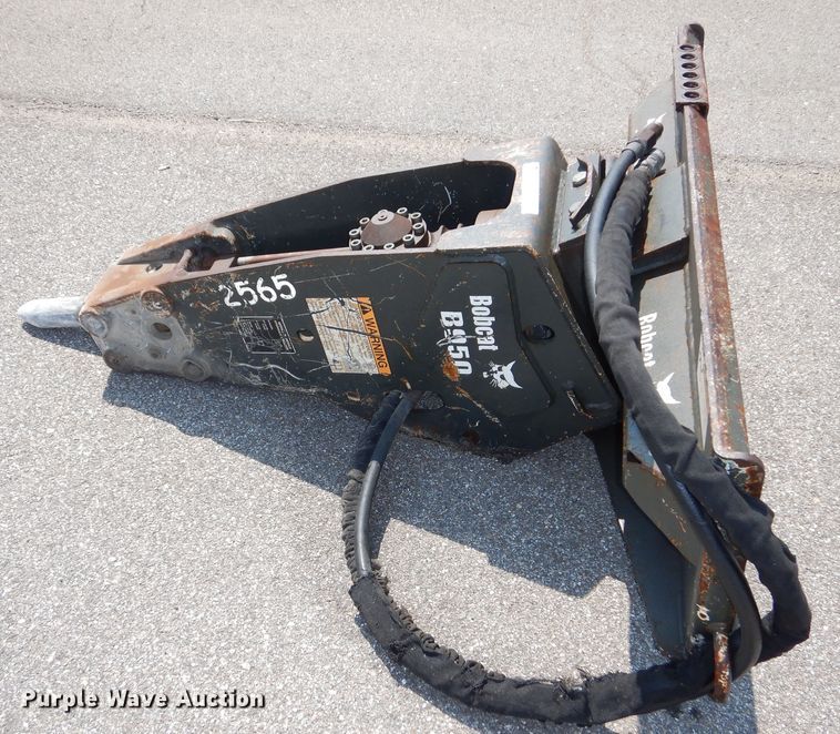 image for item NU9259 Bobcat B950 skid steer breaker