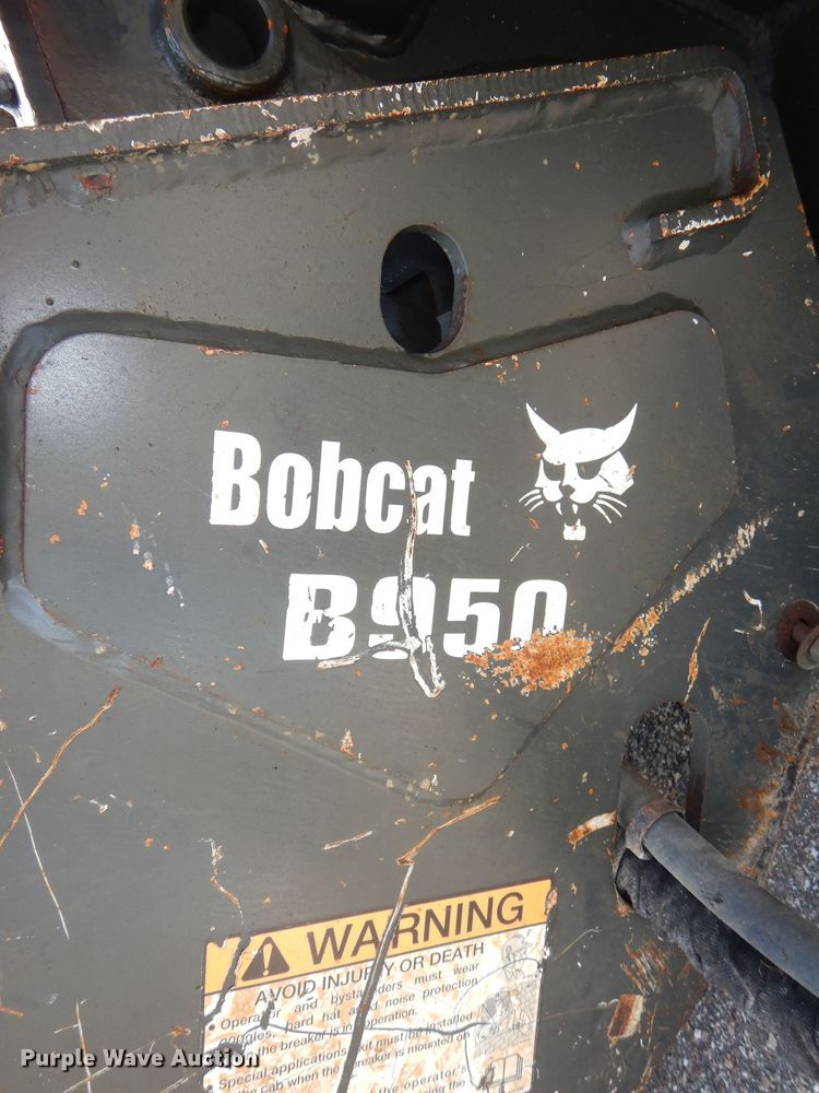 image for item NU9259 Bobcat B950 skid steer breaker