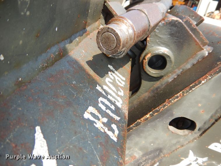 image for item NU9259 Bobcat B950 skid steer breaker