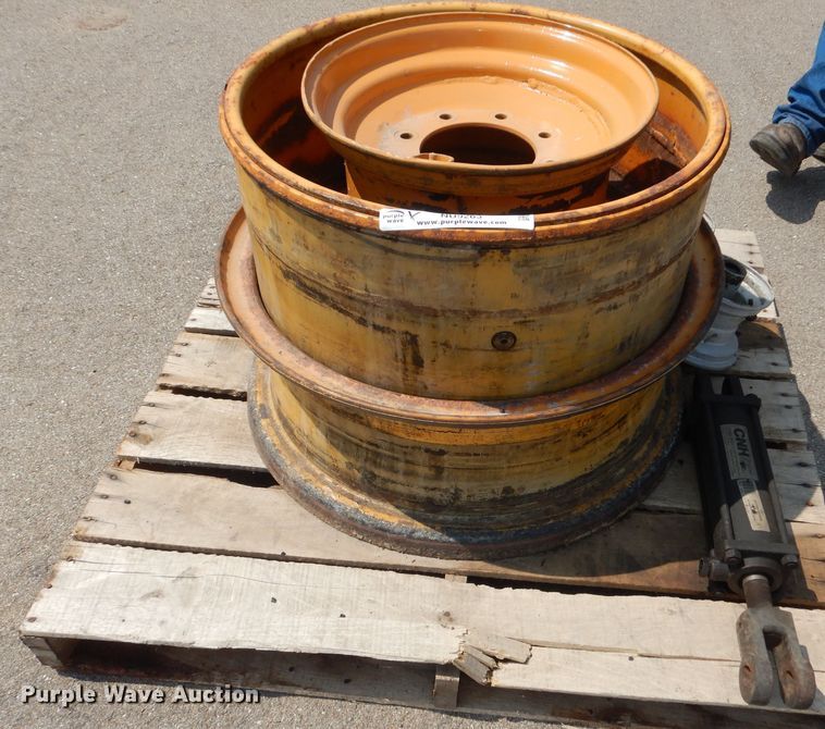 image for item NU9263 (3) wheels