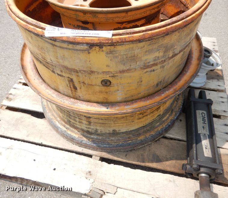 image for item NU9263 (3) wheels