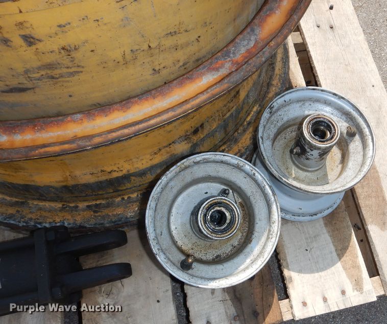 image for item NU9263 (3) wheels