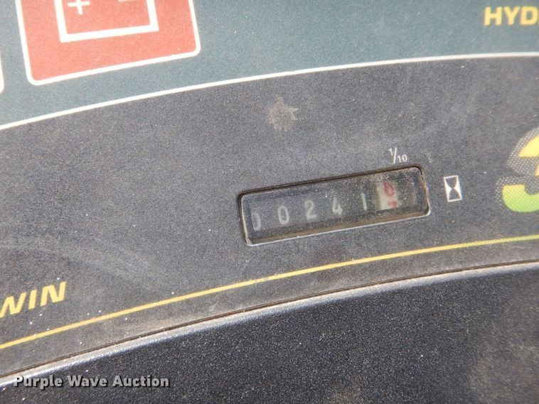 image for item NU9265 2000 John Deere 325 lawn mower