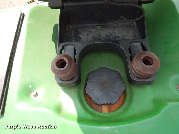 image for item NU9265 2000 John Deere 325 lawn mower