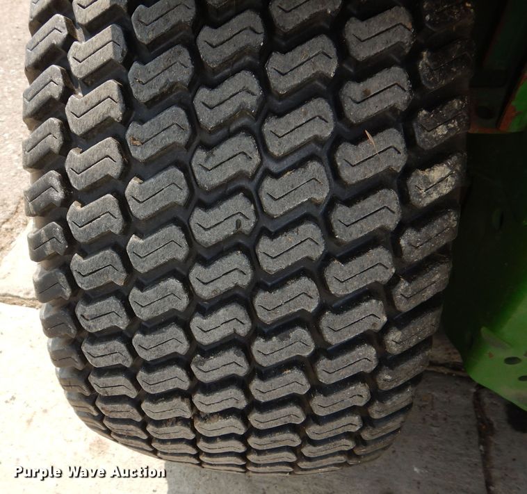 image for item NU9265 2000 John Deere 325 lawn mower