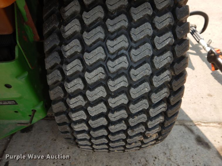 image for item NU9265 2000 John Deere 325 lawn mower