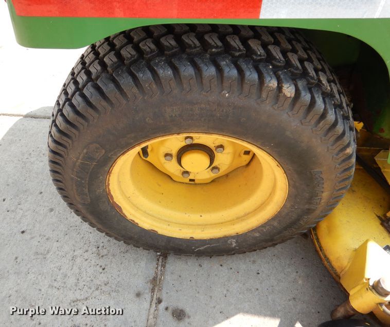 image for item NU9265 2000 John Deere 325 lawn mower