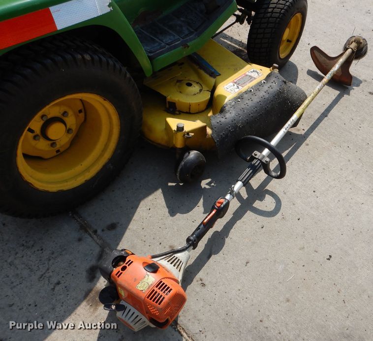 image for item NU9265 2000 John Deere 325 lawn mower