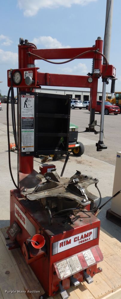 image for item NU9267 Coats Rim Clamp 7065AX tire machine