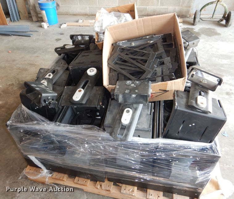 image for item NU9273 Automotive mounts