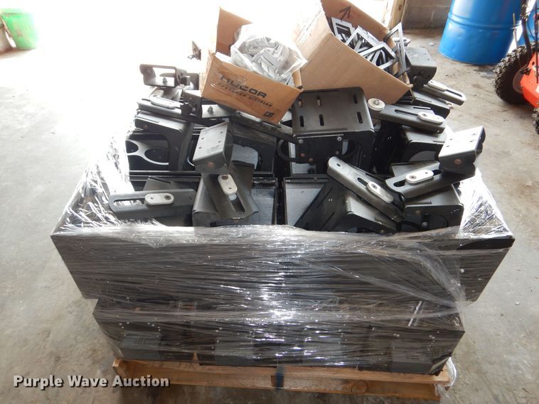 image for item NU9273 Automotive mounts