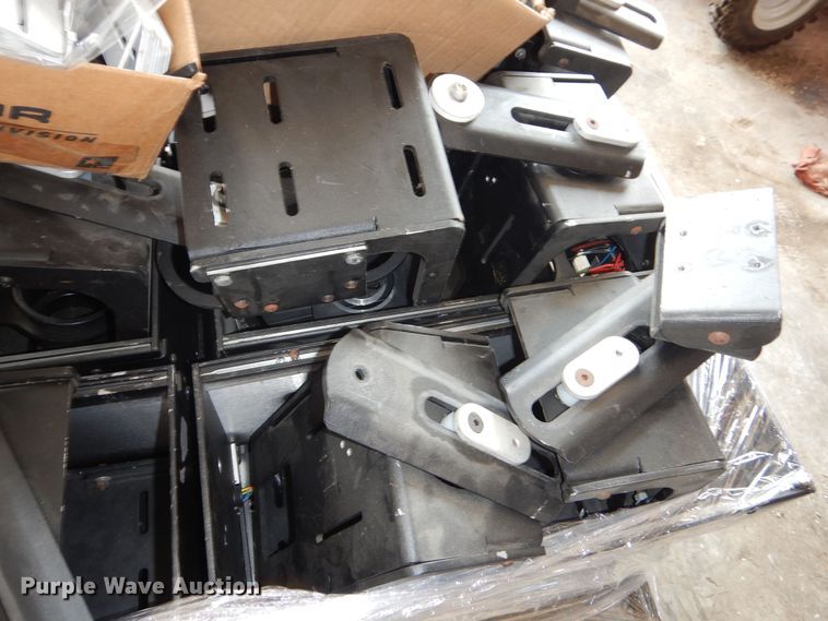 image for item NU9273 Automotive mounts