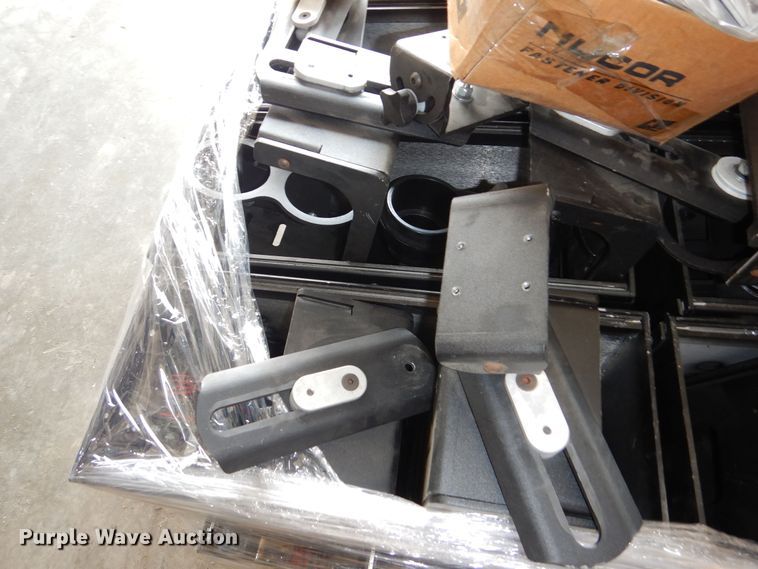 image for item NU9273 Automotive mounts