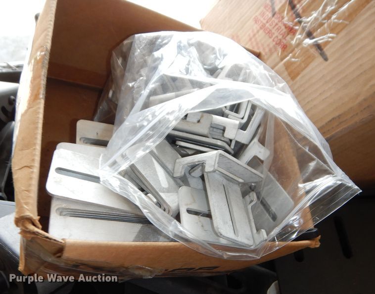 image for item NU9273 Automotive mounts