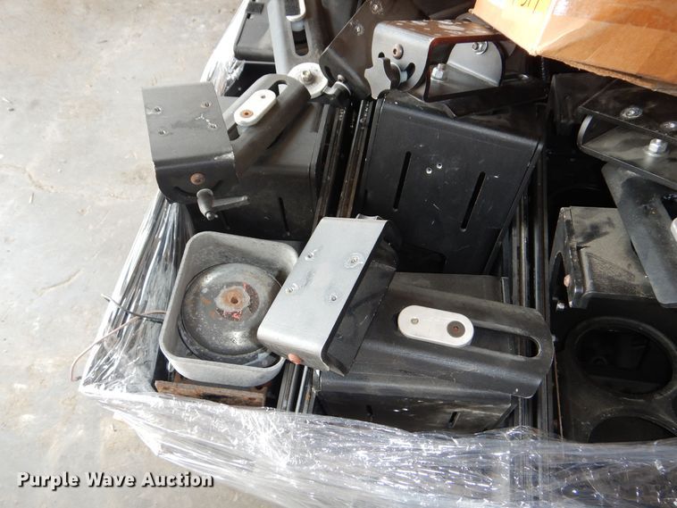 image for item NU9273 Automotive mounts