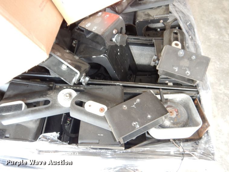 image for item NU9273 Automotive mounts