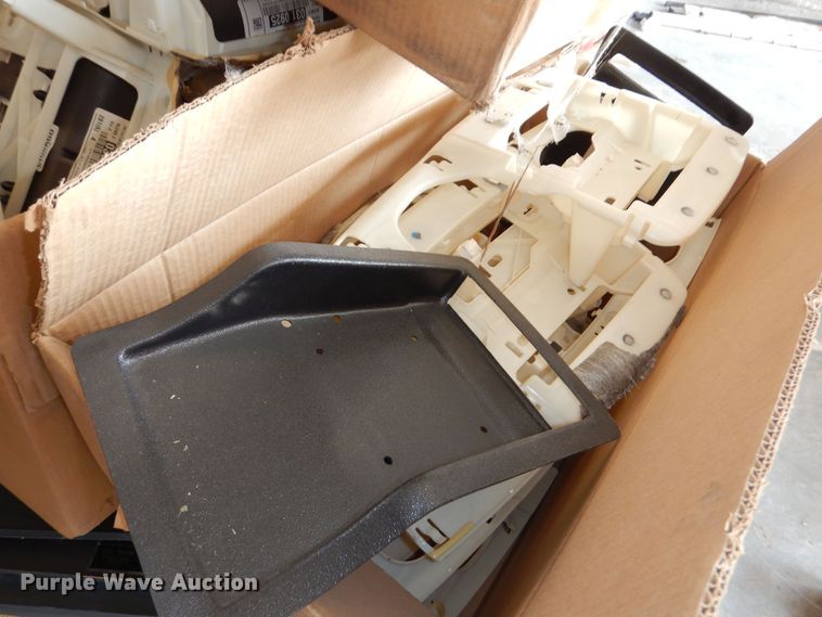 image for item NU9275 Ford parts