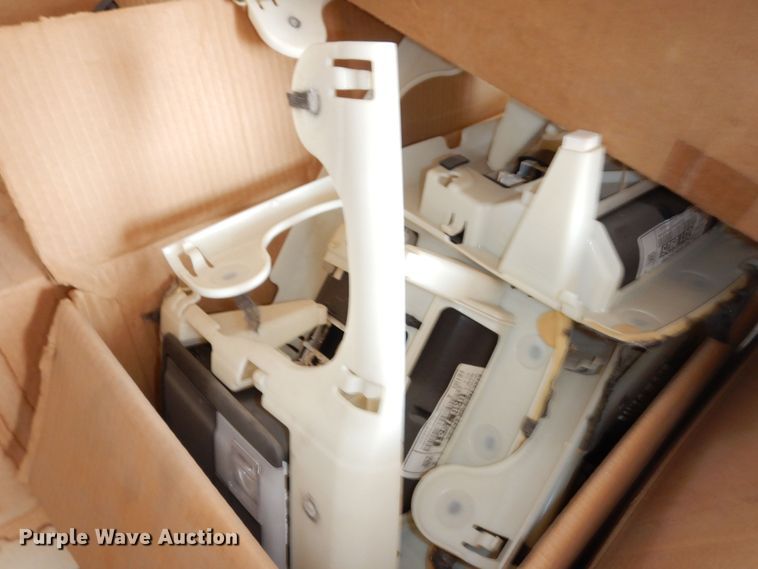 image for item NU9275 Ford parts