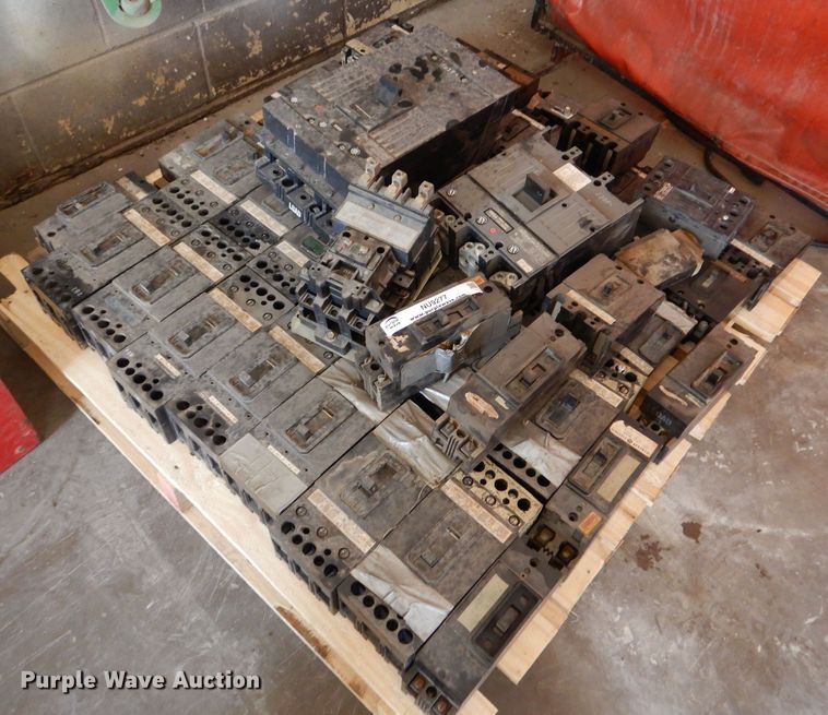 image for item NU9277 Approximately 45 breakers